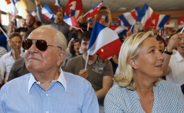 MARINE LE PEN ROMPT AVEC SON PÈRE ET S’OPPOSE À SA CANDIDATURE AUX RÉGIONALES