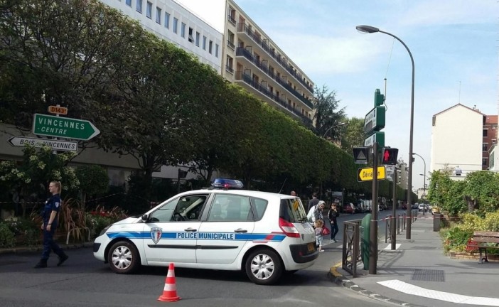 Vincennes : l’agresseur de l’infirmière abattu après avoir attaqué les policiers et selon la police l’agresseur était soigné pour des problèmes psychologiques.