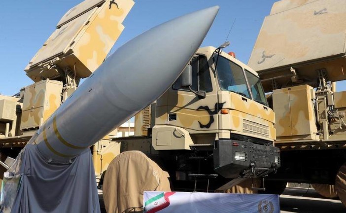 Israël en guerre : Israël serait prêt à frapper des cibles militaires iraniennes plutôt que des cibles pétrolières ou nucléaires en réponse à l’attaque des missiles iraniens