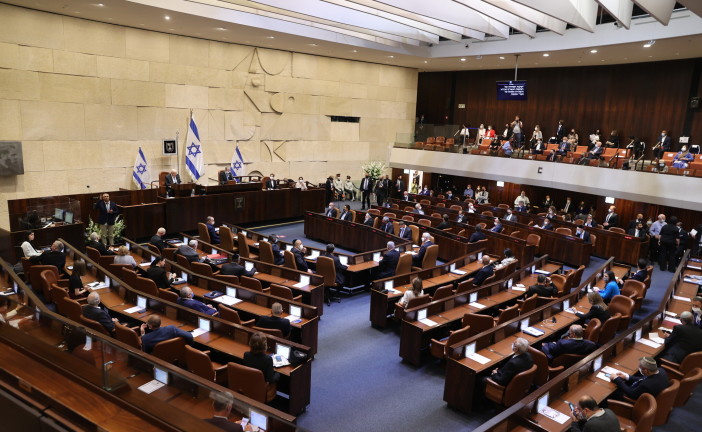 Israël en guerre : la Knesset adopte une loi déduisant les frais juridiques des terroristes du Hamas des fonds de l’Autorité palestinienne