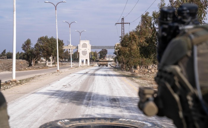 Israël en guerre : les forces de Tsahal mènent une opération défensive pour sécuriser la frontière nord avec la Syrie