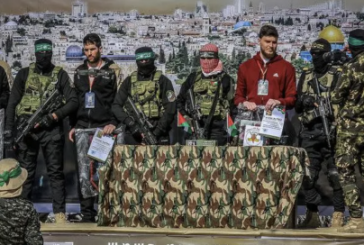 Unfortunately, ridicule doesn’t kill. The media: a « gift » from Hamas during its latest grotesque staging of Israeli hostages