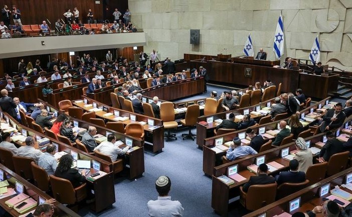 Israël en guerre : la Knesset adopte une loi permettant l’expulsion des membres de la famille de terroristes