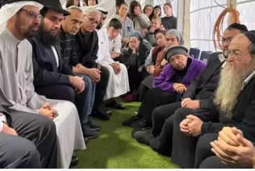 Israel Actualités: Un haut représentant des Émirats arabes unis a rendu visite pour présenter les condoléances à la famille de l’émissaire du Chabad, le rabbin Zvi Kogan zal