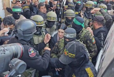 Israël en guerre : Arbel Yehud, Gadi Moses et les cinq otages thaïlandais ont été libérés à Khan Yunès, face à une foule hostile